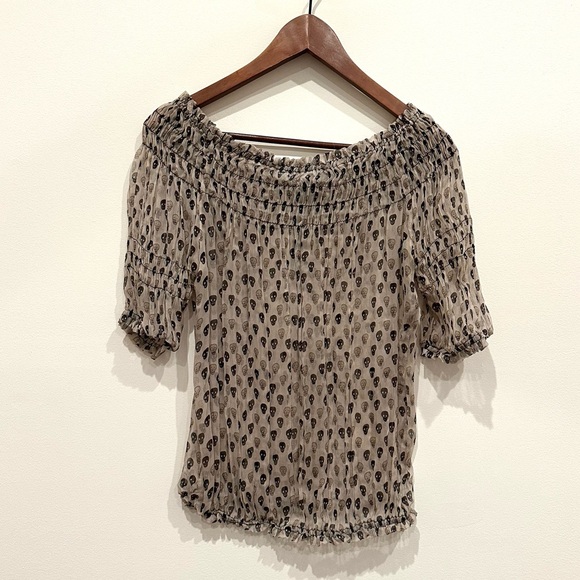 Zara Basic Skull Print Off-The-Shoulder Smocked Blouse - Picture 3 of 10